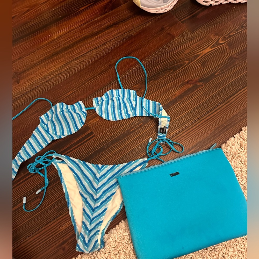 TRIANGLE SWIMSUIT